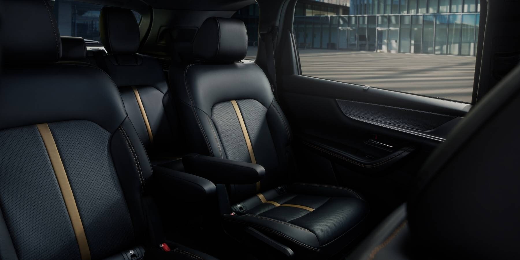 2025 Mazda CX-90 PHEV Interior Space