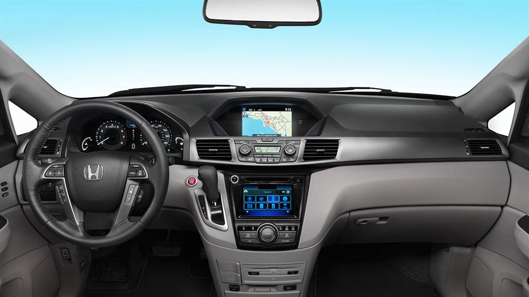 dashboard minivan at san leandro honda odyssey dealer.jpg