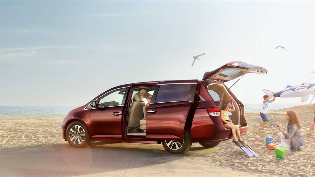 family minivan at san leandro honda odyssey dealer.jpg