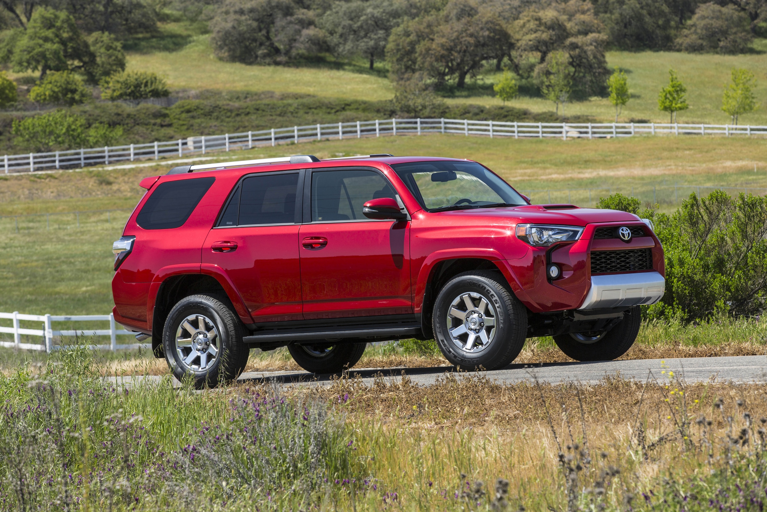 2014_Toyota_4Runner_002.jpg