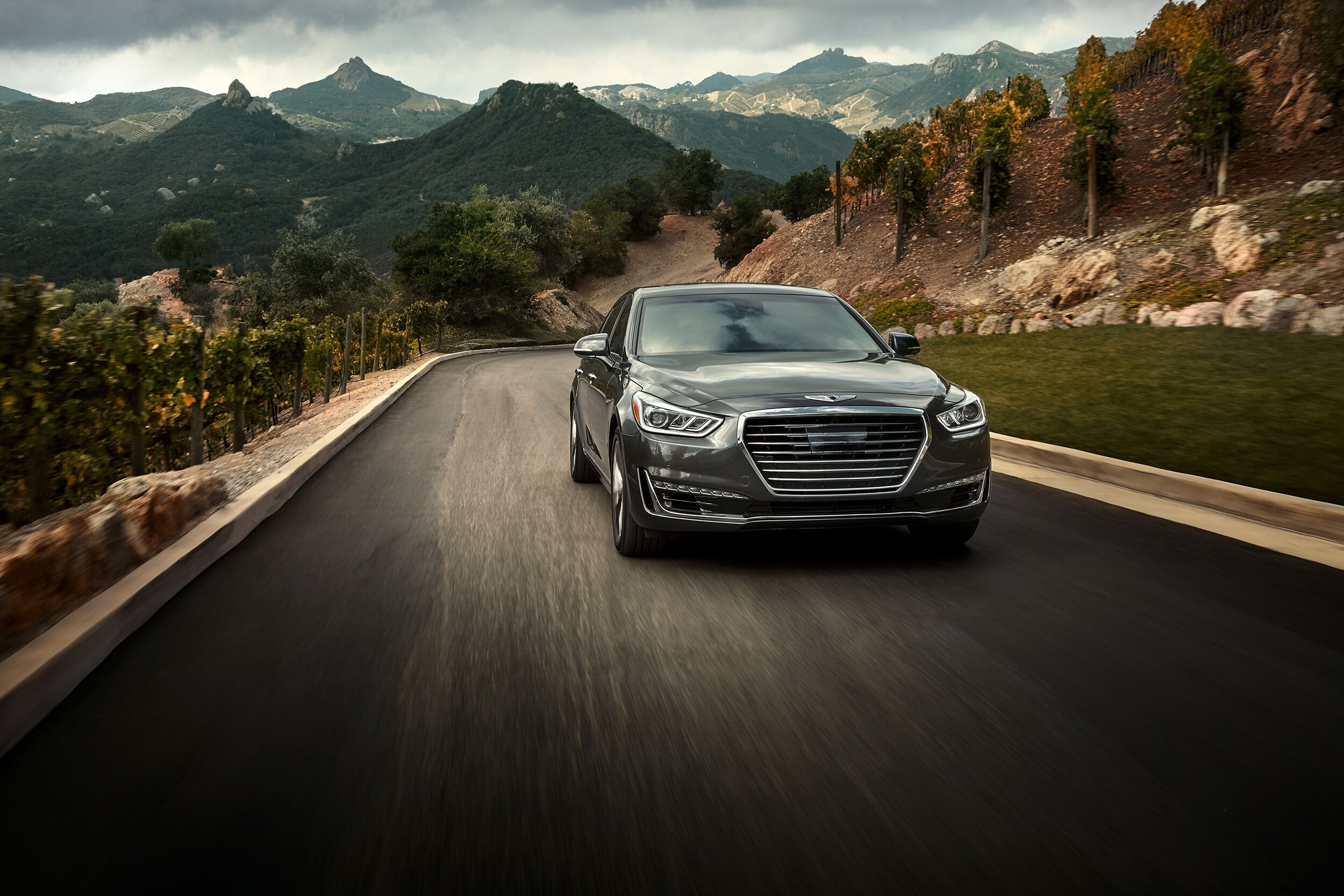 2018_Genesis_G90_50_Ultimate_Gray_0196_HeadOn.jpg