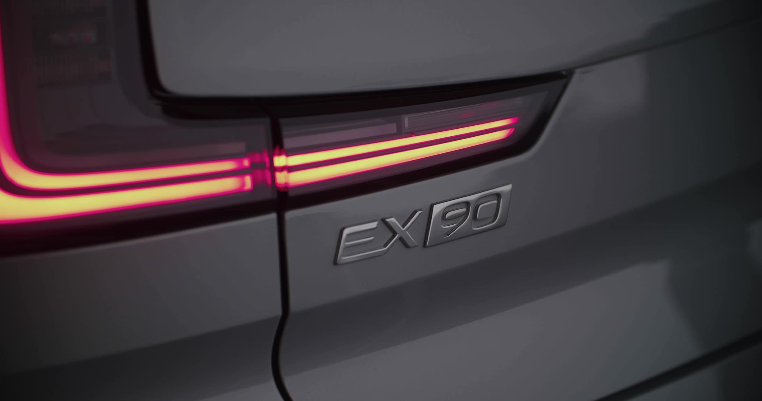 307870_Volvo_EX90_Car_Footage.jpeg