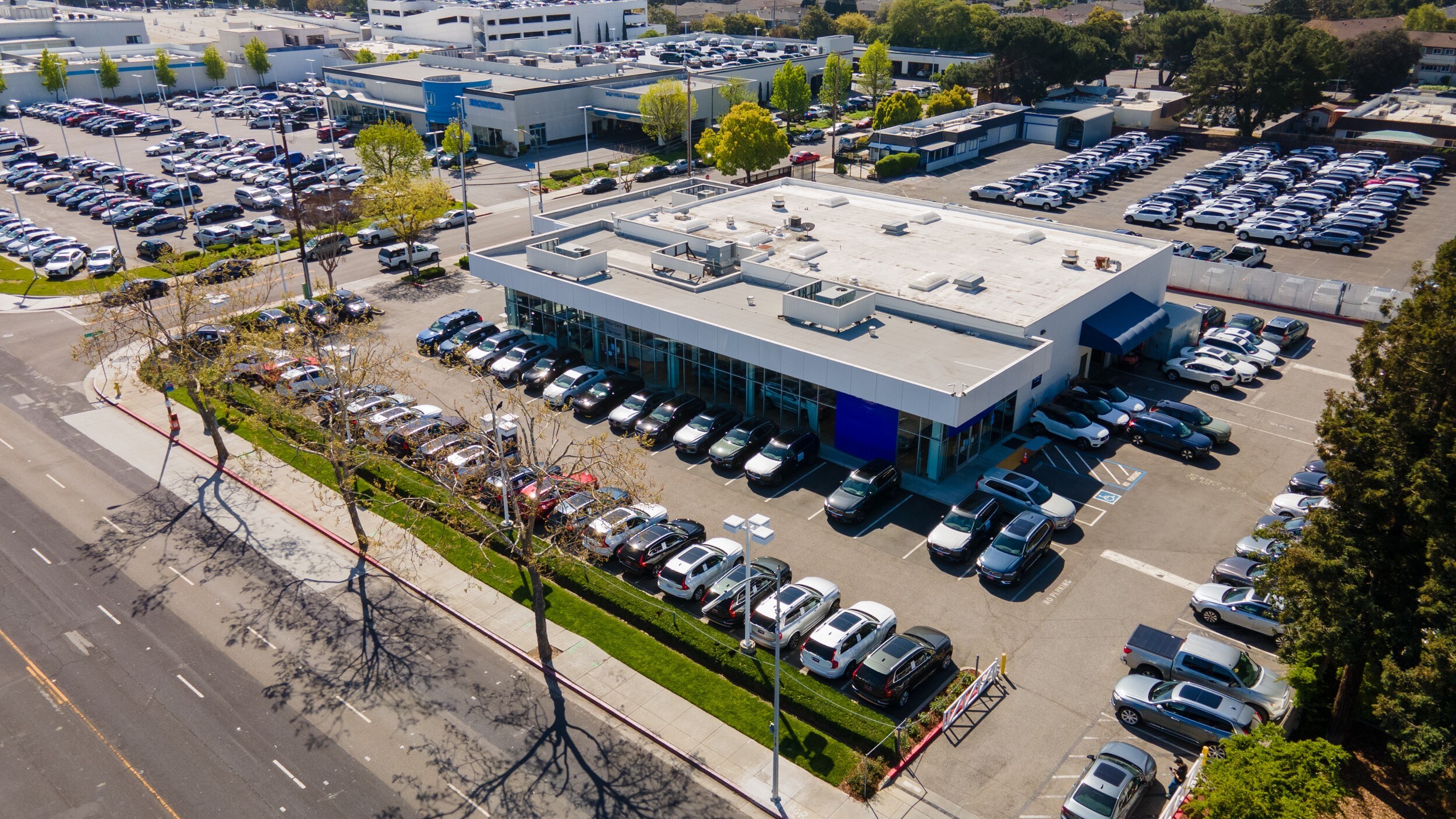 Exterior view of AutoNation Volvo Cars San Jose during the day