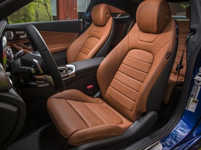 Mercedes-Benz C 300 interior