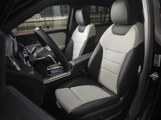 Mercedes-Benz GLA interior