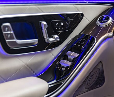 2022 Mercedes-Benz S-Class Arm Rest with Seat Controls