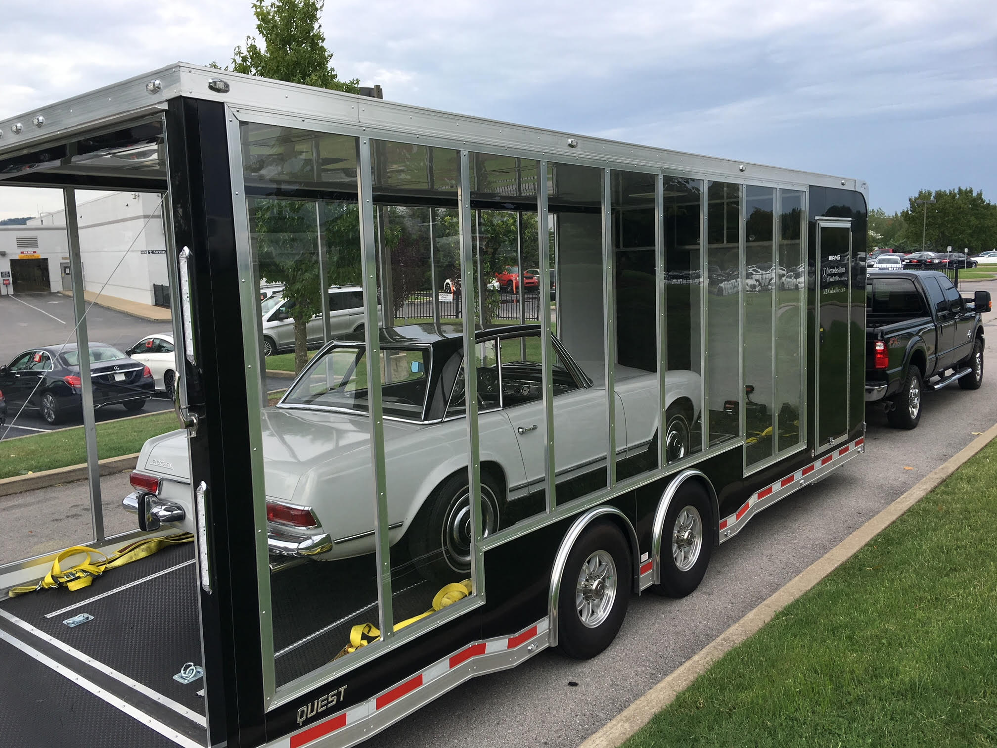 Mercedes-Benz Service Pickup Trailer