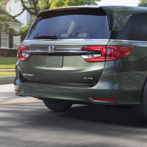 Honda Odyssey
Elite Minivan Rear Exterior