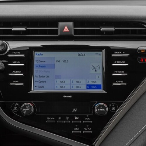 Toyota Camry
Hybrid Infotainment Console