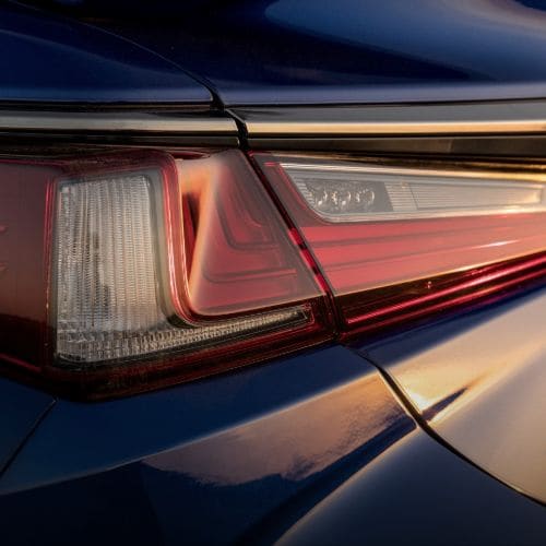 Lexus ES 350
Rear Taillight