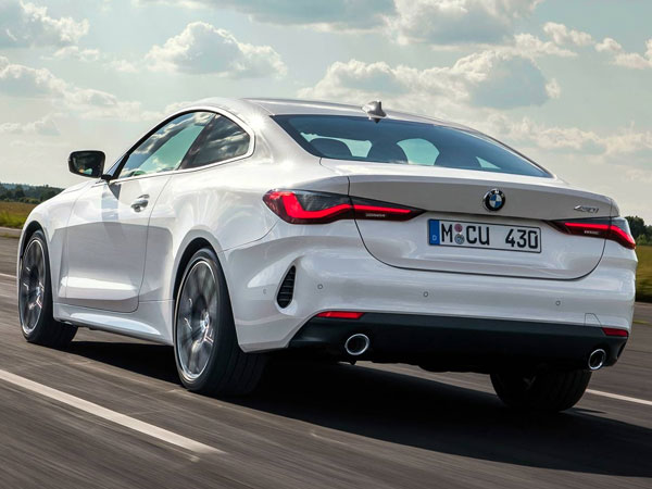 2022 BMW 4 Series Rear Angle