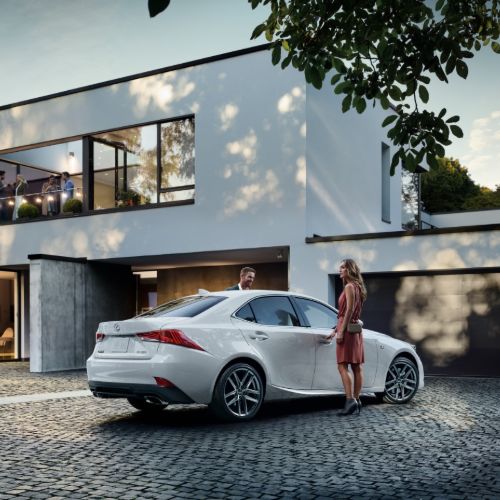 Lexus IS exterior