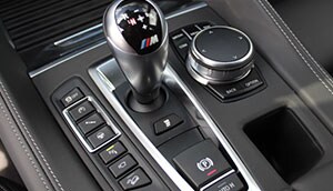 X6M-Gear-Shift-Right.jpg