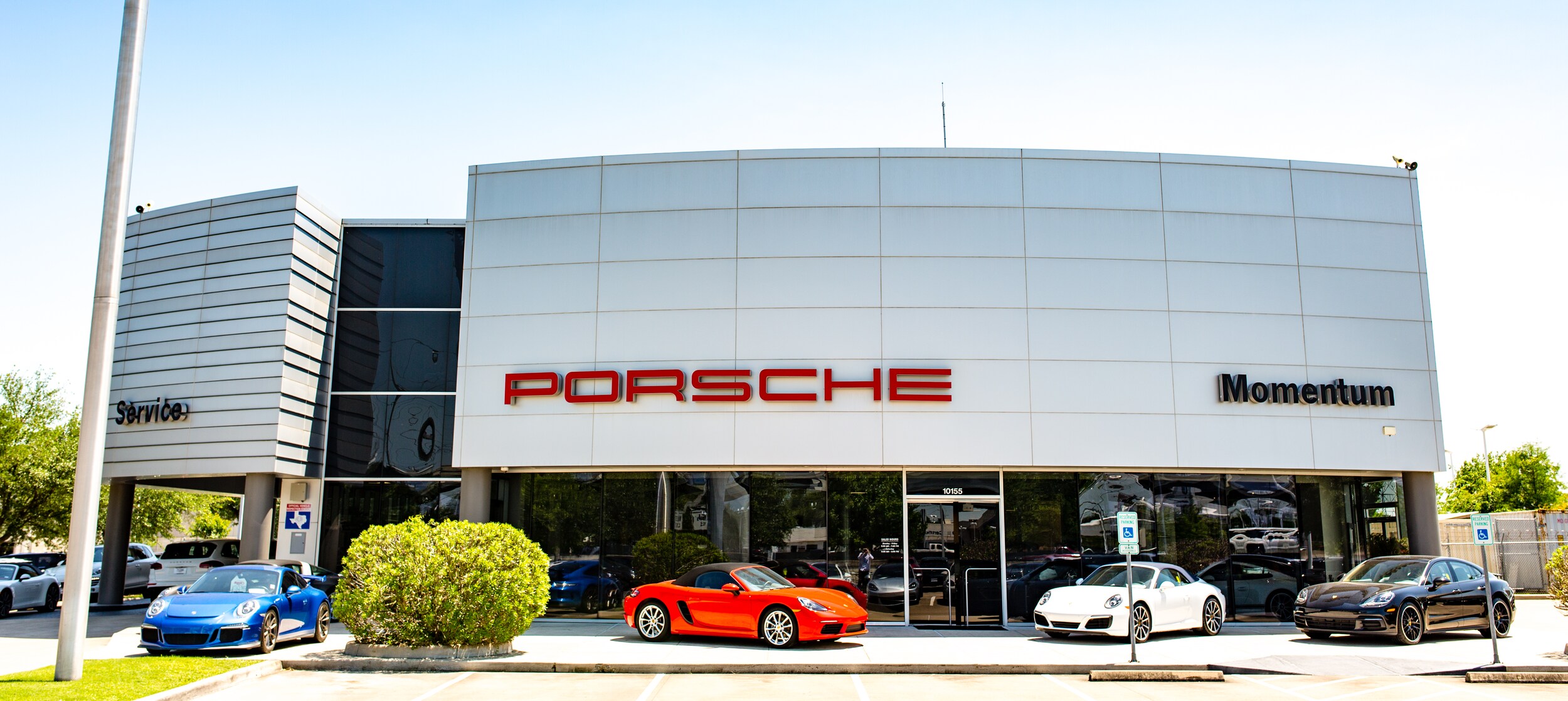MomentumPorscheHouston_2018-cropped.png