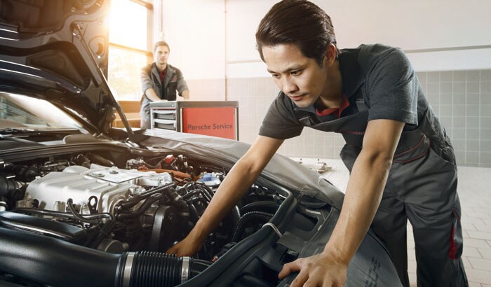 Porsche Mechanic