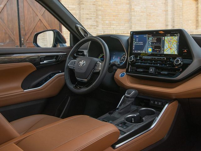 Toyota Highlander Hybrid interior