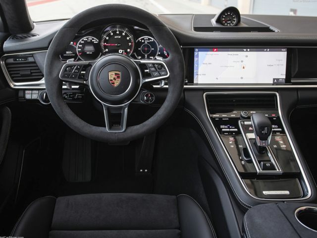 Porsche Panamera interior