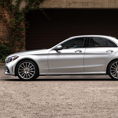 Mercedes-Benz C
300 Sedan Front End