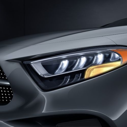 Mercedes-Benz CLS
headlights