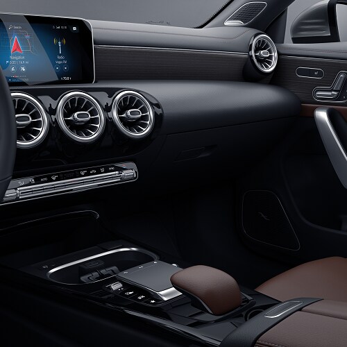 Mercedes-Benz CLA
250 Interior