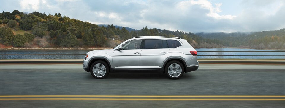 2018-Volkswagen-Atlas-V6SEL-SUV-L03.png