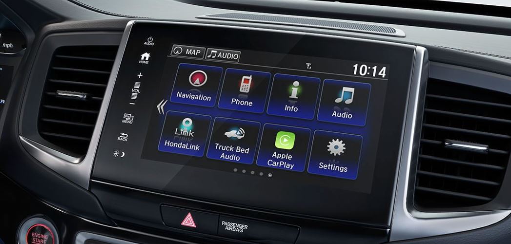 Technoloy in the Honda Ridgeline.JPG