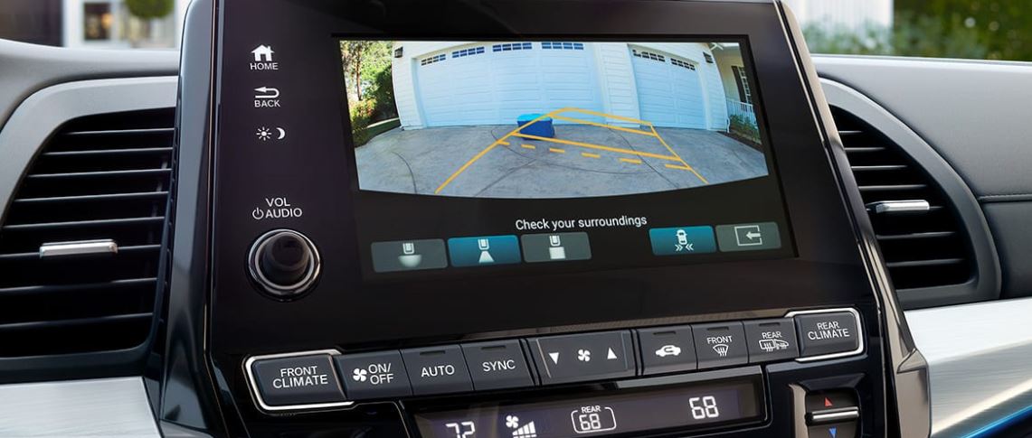 Technology in the 2018 Honda Odyssey.JPG