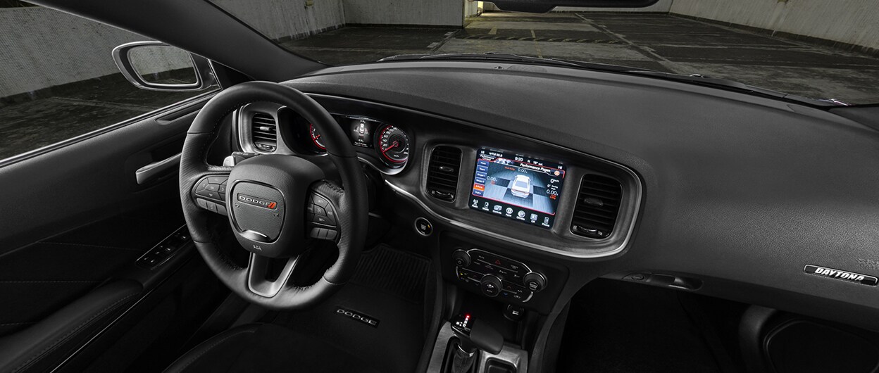 21-2017-thumbnail_desktop-2017-FCA-360-Dodge-Charger-Interior.jpg