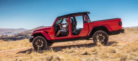 2020-Jeep-Gladiator-Rear.jpg