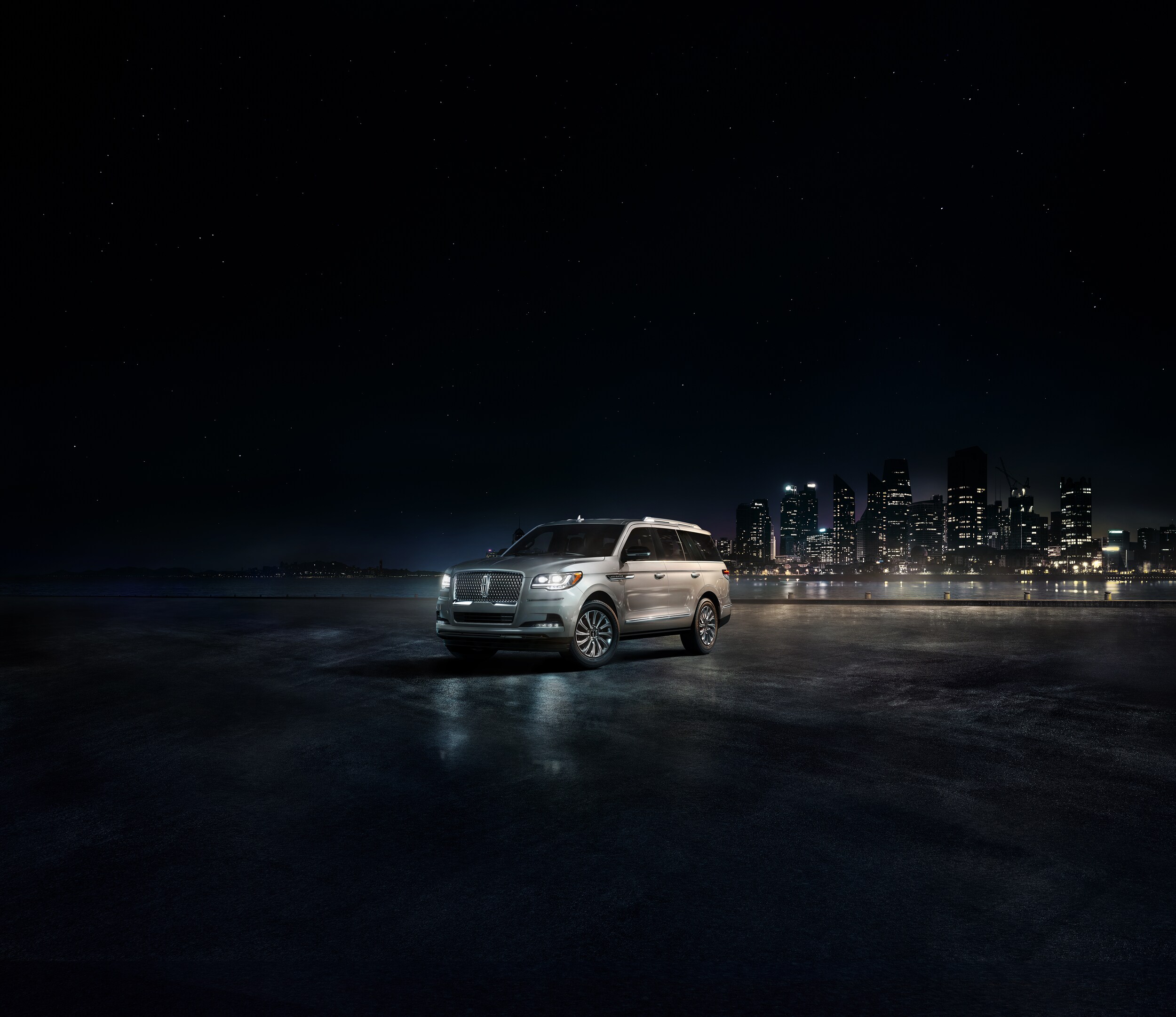 2023-Lincoln-Navigator-Base-SUV-L02.jpg