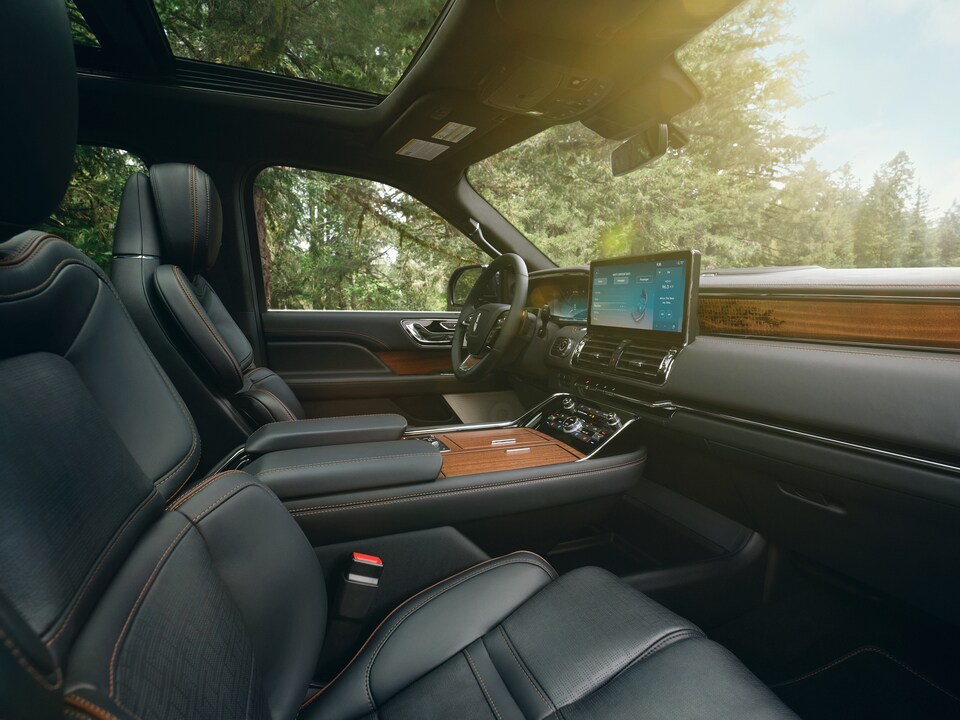 2022-Lincoln-Navigator-BlackLabel-SUV-I03.jpeg