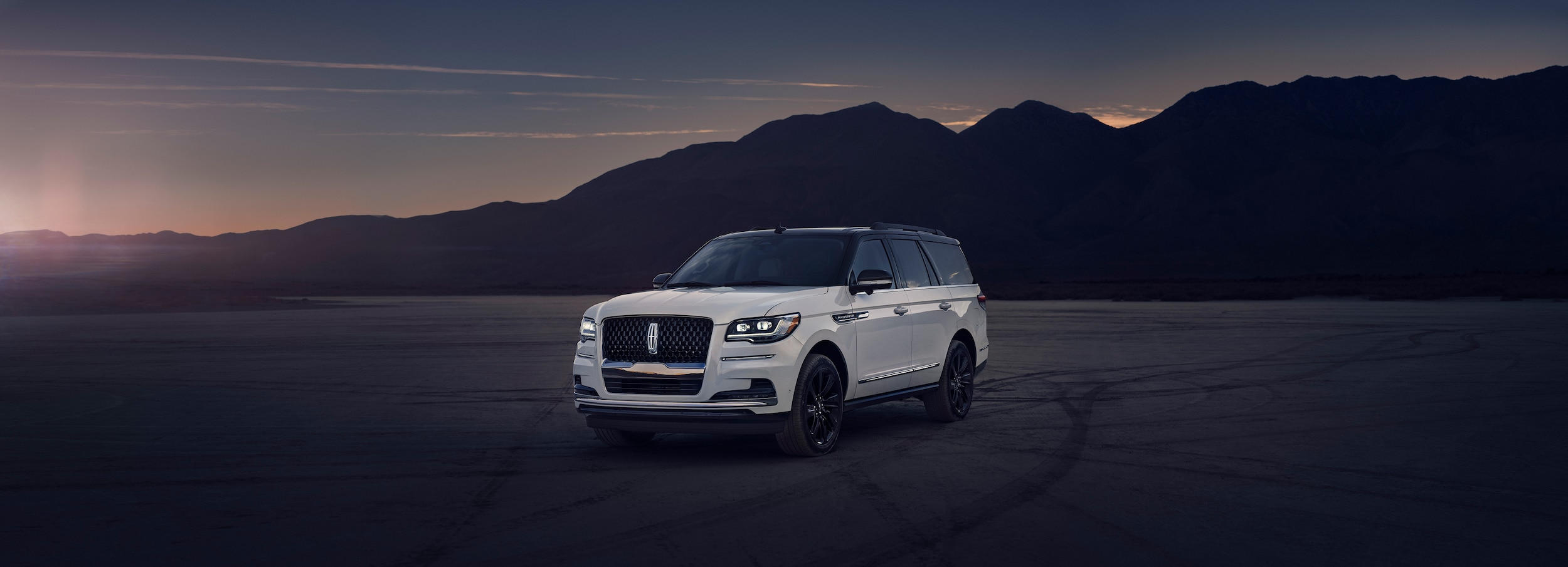 2023-Lincoln-Navigator-Reserve-WheelAddOn-SUV-L02.jpg