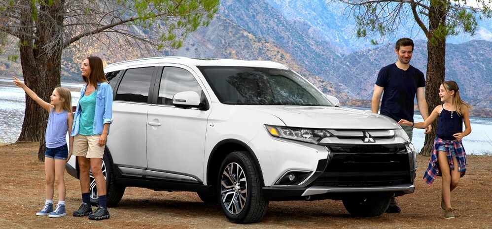 2018-03-26 12_53_01-2018 Mitsubishi Outlander Gallery _ Mitsubishi Motors.png