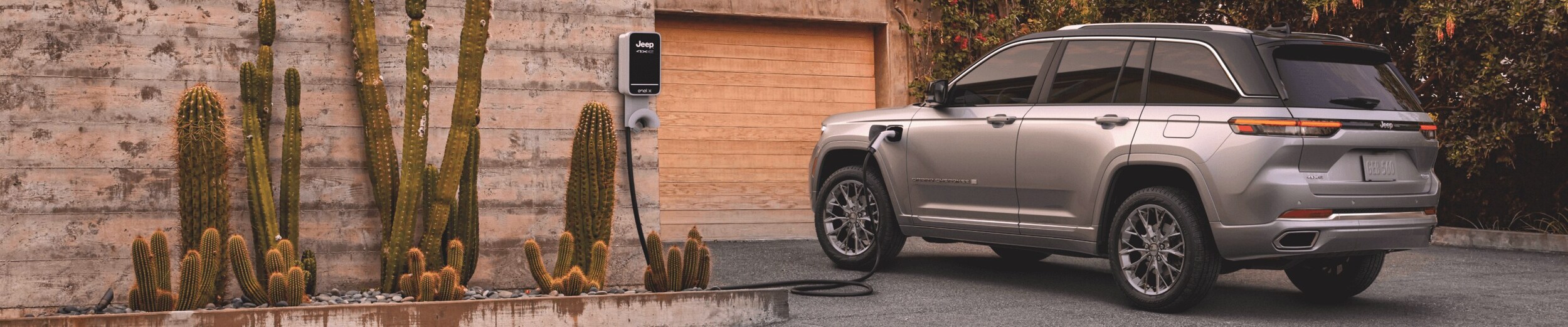 Jeep Wrangler 4xe and Jeep Grand Cherokee 4xe