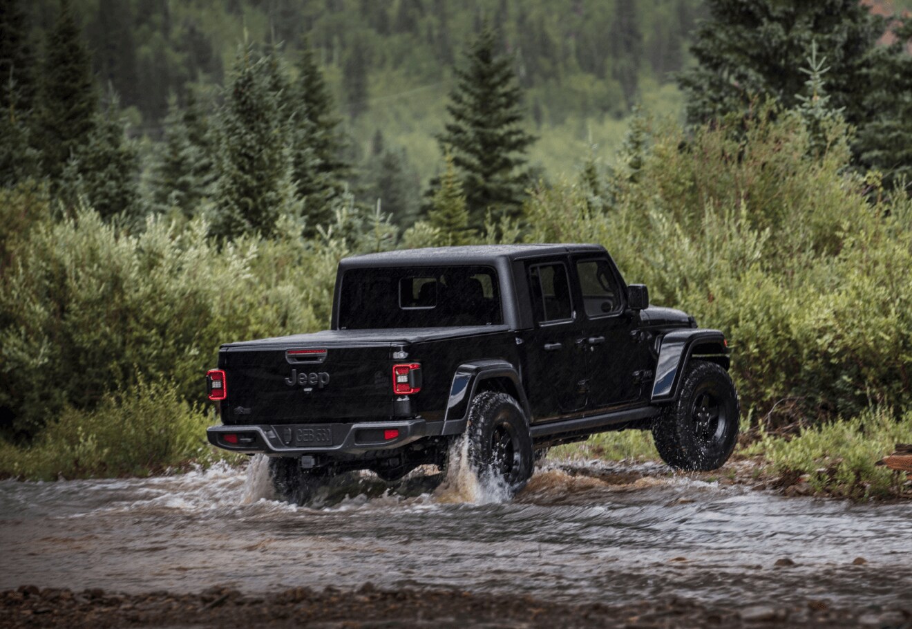 Lifted Jeep Gladiator Features