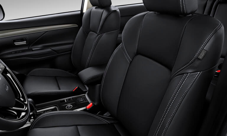2019 Mitsubishi Outlander interior front seat view