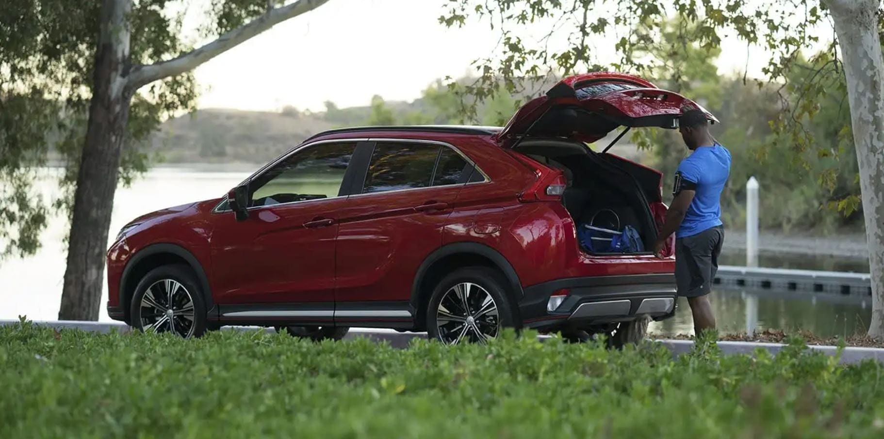 2020-mitsubishi-eclipse-cross-grass.jpg