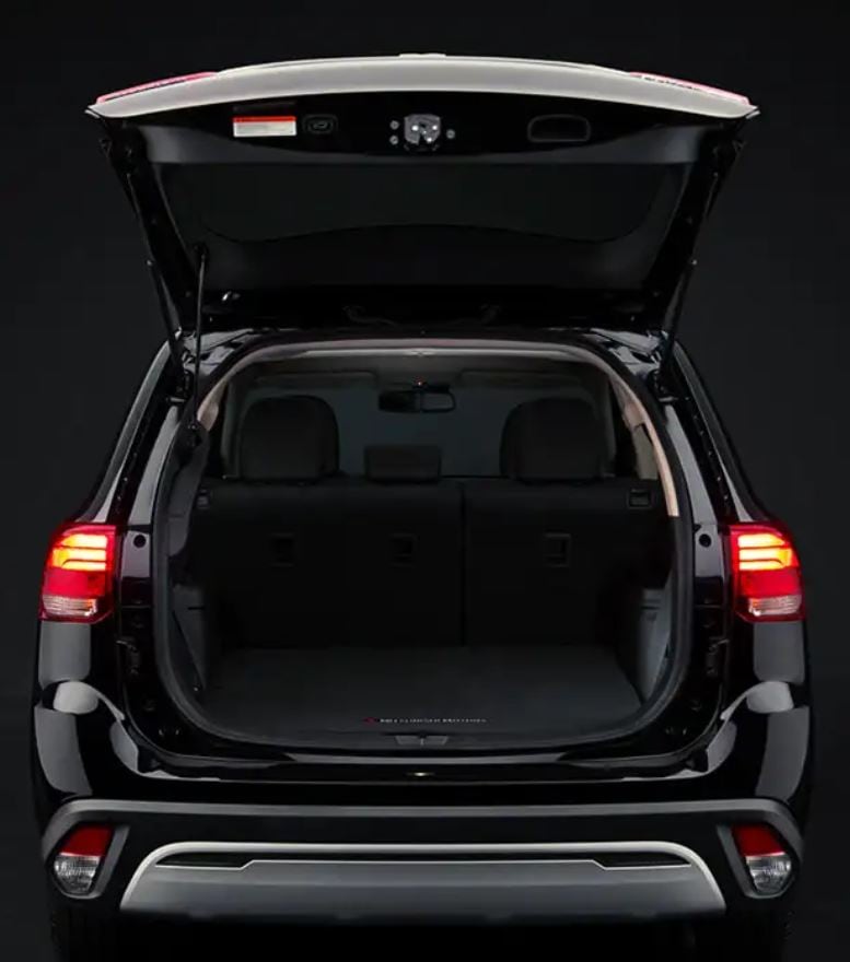 outlander_trunk.jpg