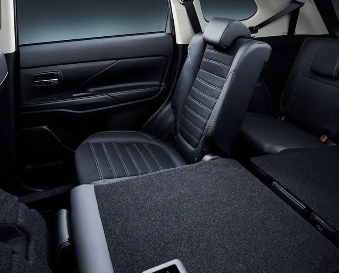 outlander-interior.jpg