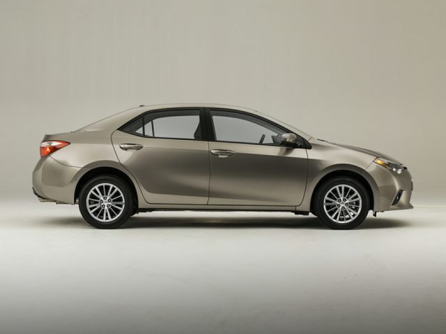 2015 Toyota Corolla sedan facing right.jpg