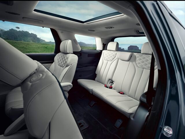 Palisade_Interior_Sunroof.jpg New 2020 Hyundai Palisade interior with leather interior and panoramic sunroof