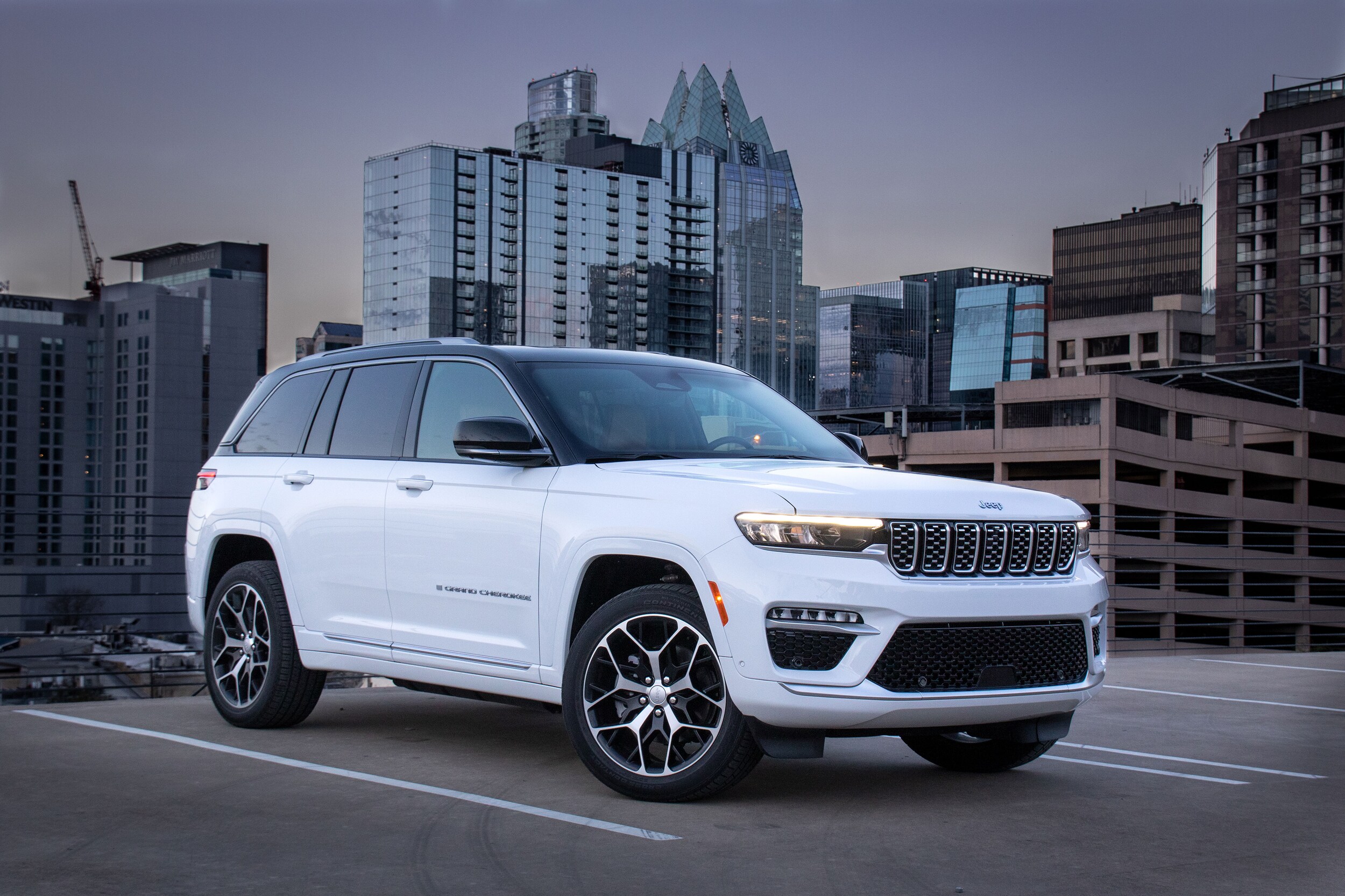 2024-Jeep-GrandCherokee-Summit-Reserve-SUV-L01.jpeg