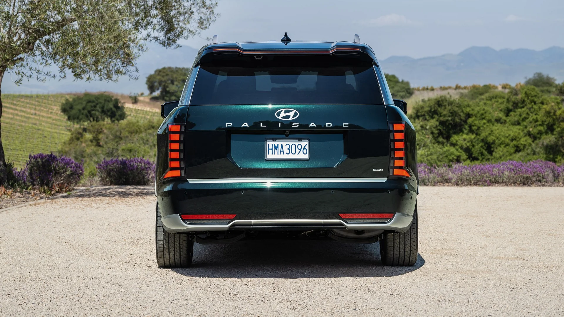 2026 Hyundai Palisade rear three-quarter exterior view
