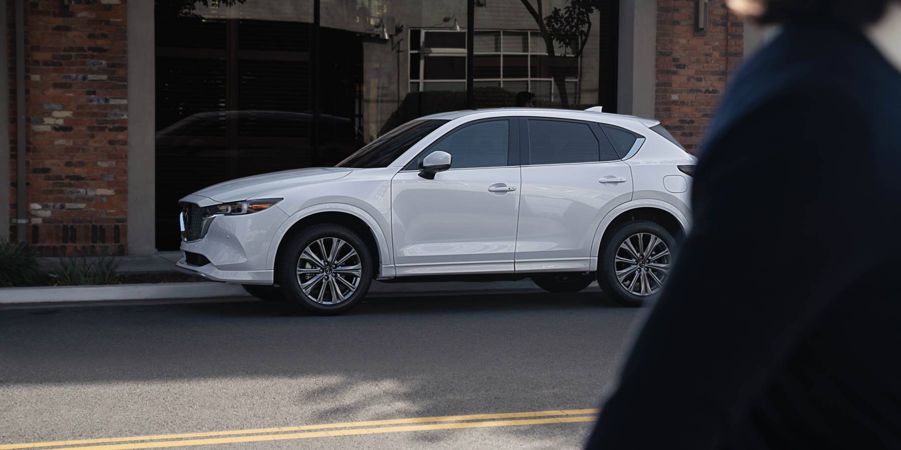 2025-cx-5-desktop-fwbi.jpg
