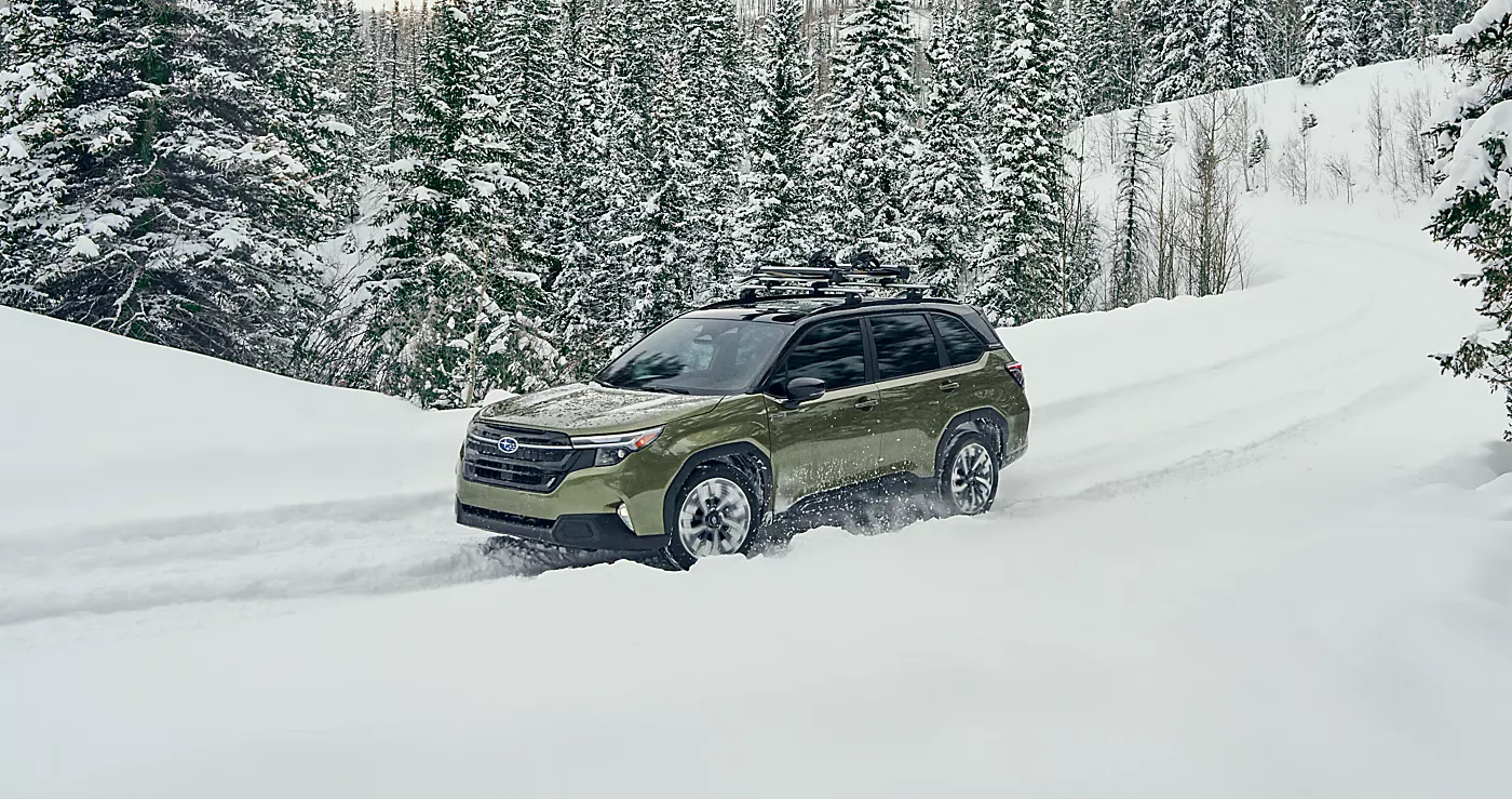 201_2025_Subaru_Hybrid_SUV_Snow_Driving_xl.webp