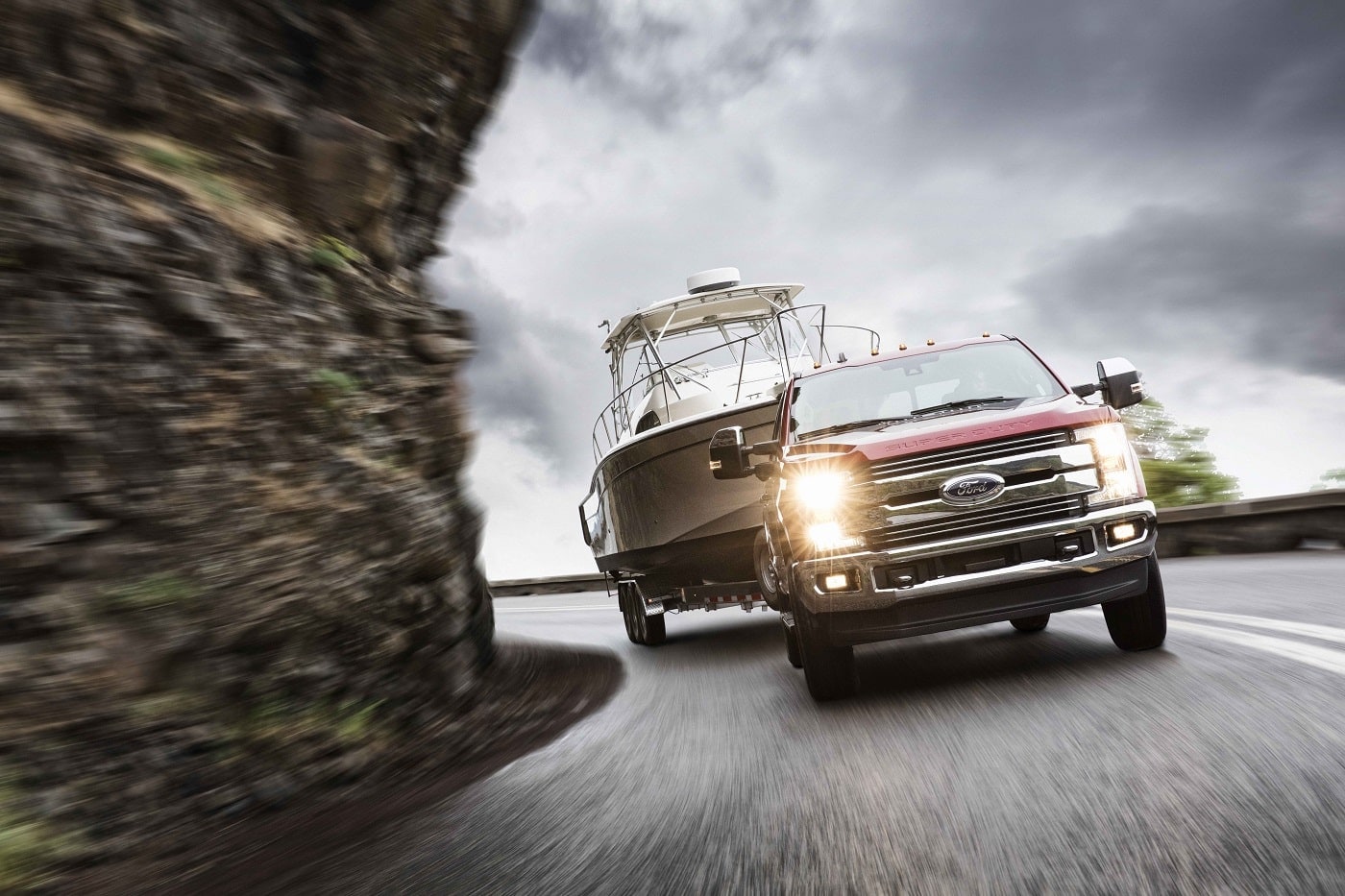 2019-ford-250-lariat-min.jpg