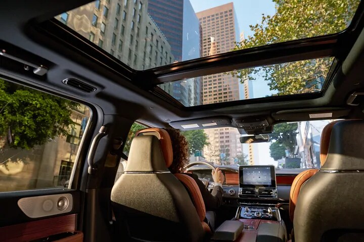 21_LCN_NAV_61_Panorama_Sunroof_v1.png
