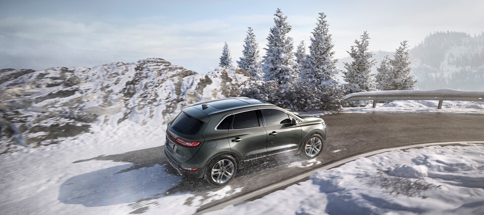 2018-Lincoln-MKC-Premier-SUV-L01.png