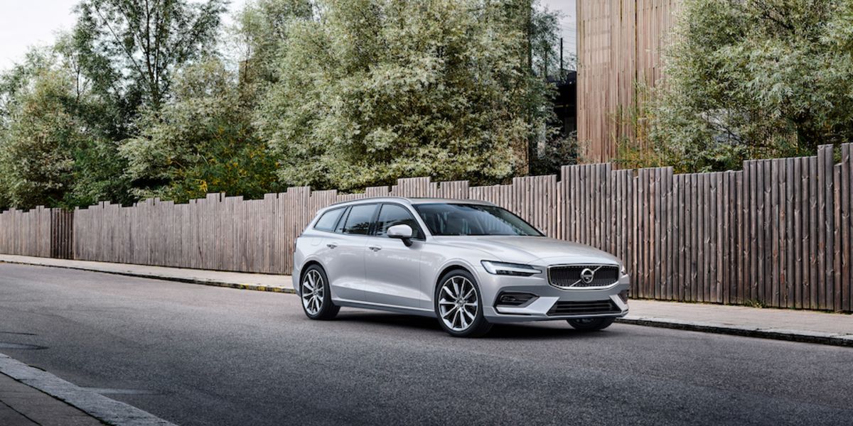 2019-Volvo-V60-Momentum-T6-SUV-Hatchback-L03 (1).jpeg