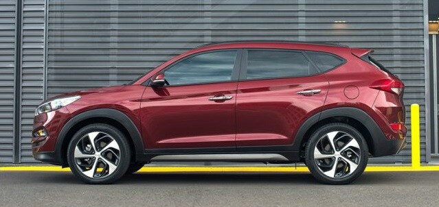 2017 Hyundai Tucson profile crop.jpg